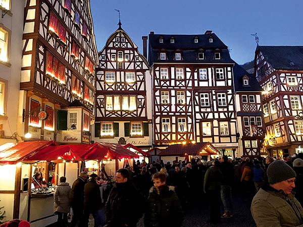 Weihnachtsmarkt Ahrweiler & Uferlichter Bad Neuenahr