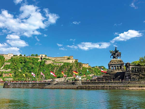 Große Rheinschifffahrt von Linz zur Moselmündung und zurück