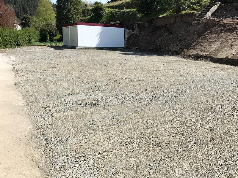 Neuer Parkplatz Im Tal 54-56 – nachher